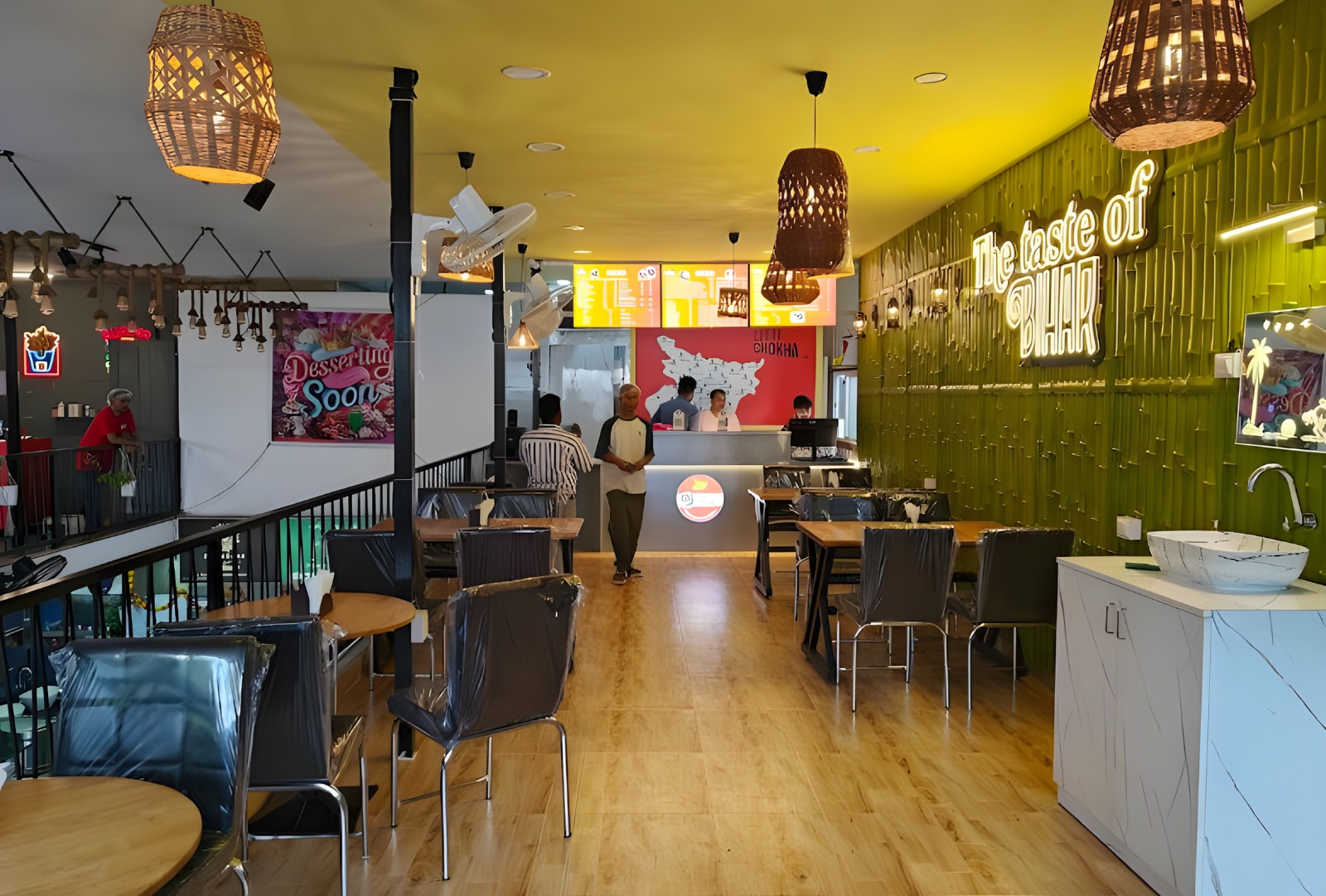 dine-in-famous-restaurants